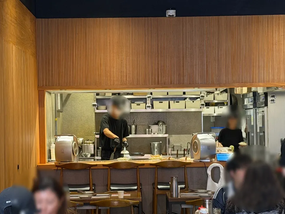 Large grill installed at the table