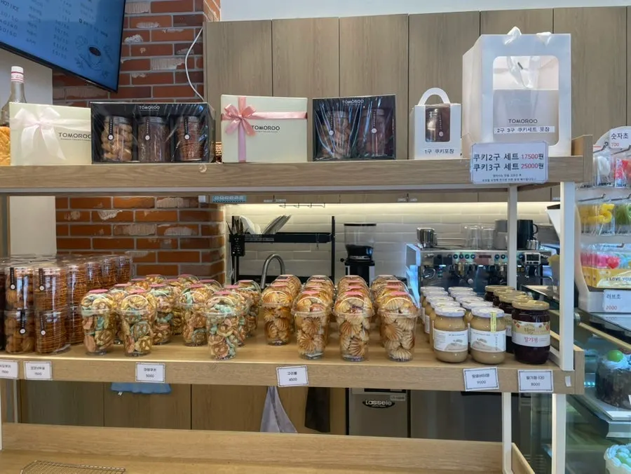 Corner with red bean bread, sausage bread, and pizza bread