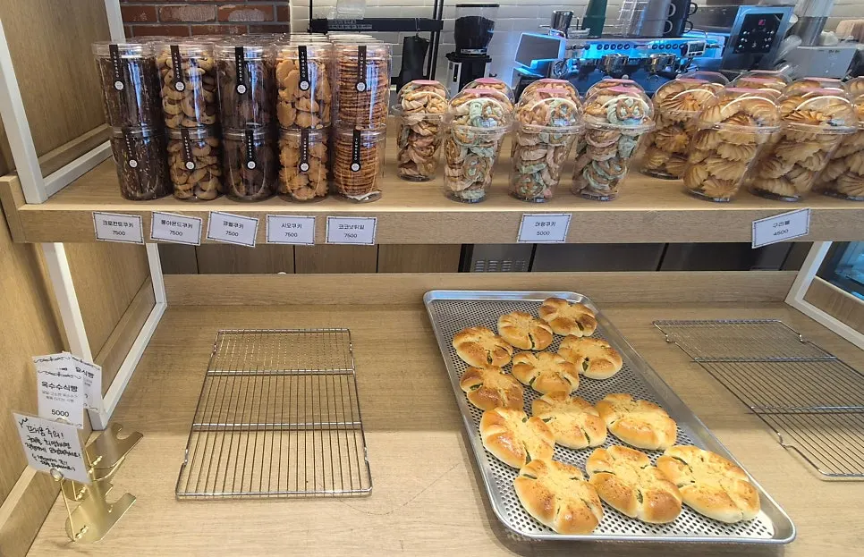 Bread display at Tomoru Bakery