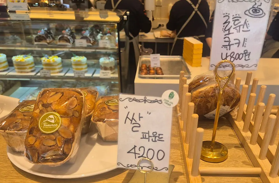 Bread display inside the Songdo bakery