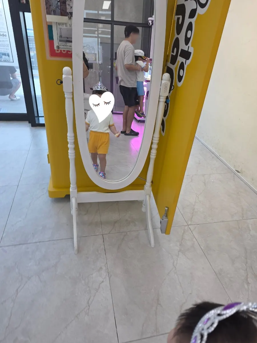 외국어 설명이 함께 적힌 이용 안내
