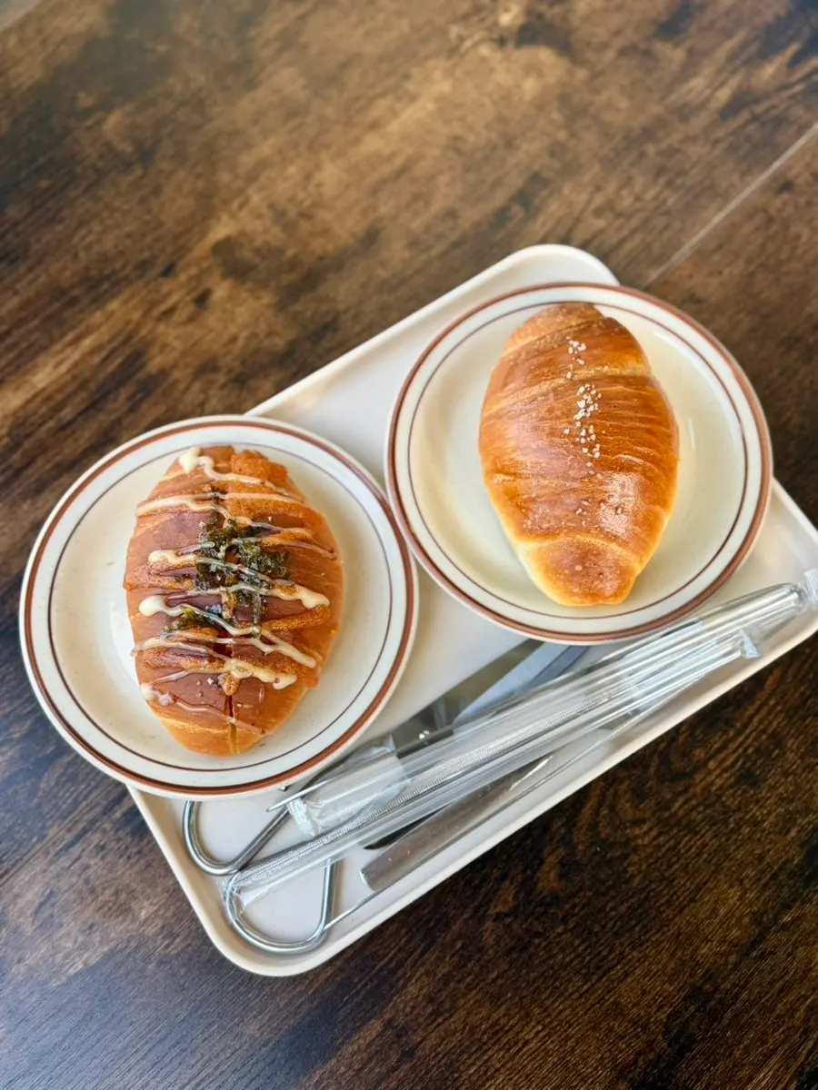 커피와 소금빵 조합