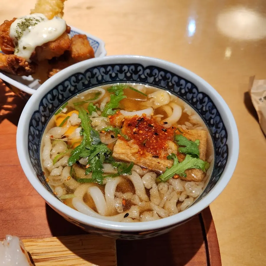 Salad and mini udon sides