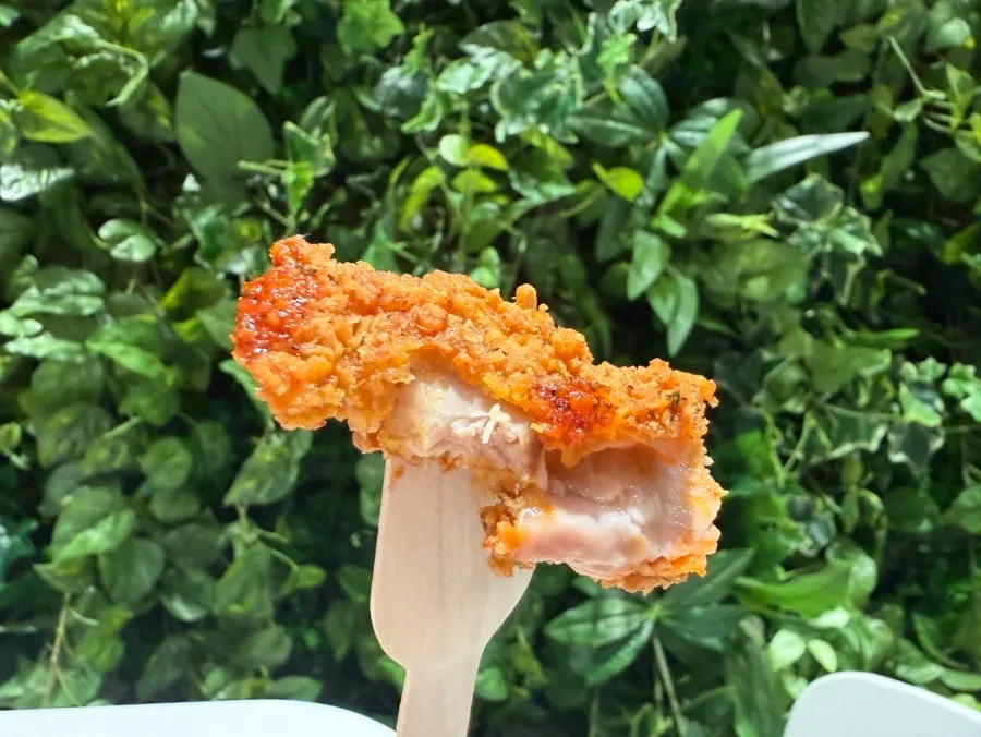 Spicy-seasoned hot crunch chicken