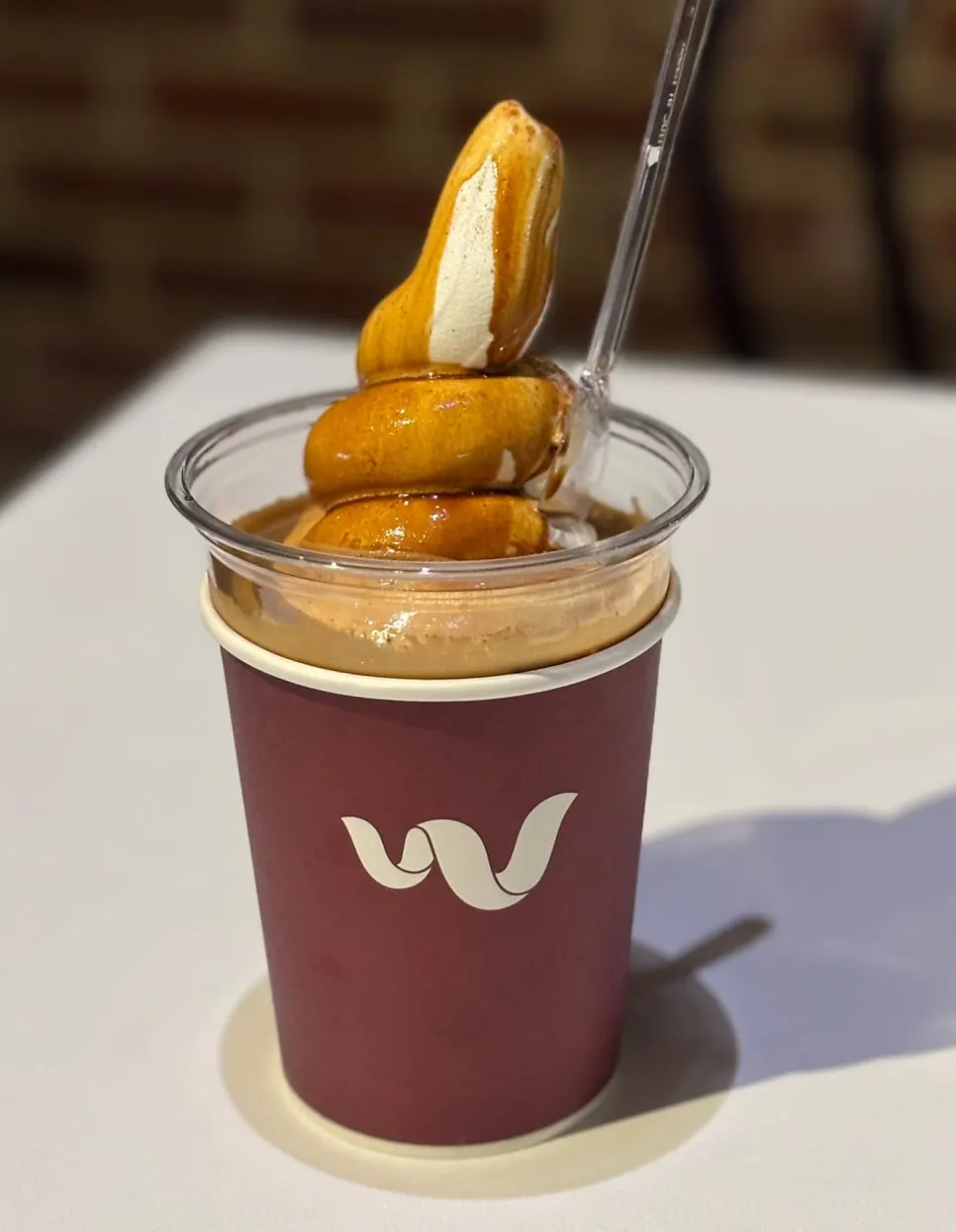 バニラアイスクリームがのったヴンダーガトー