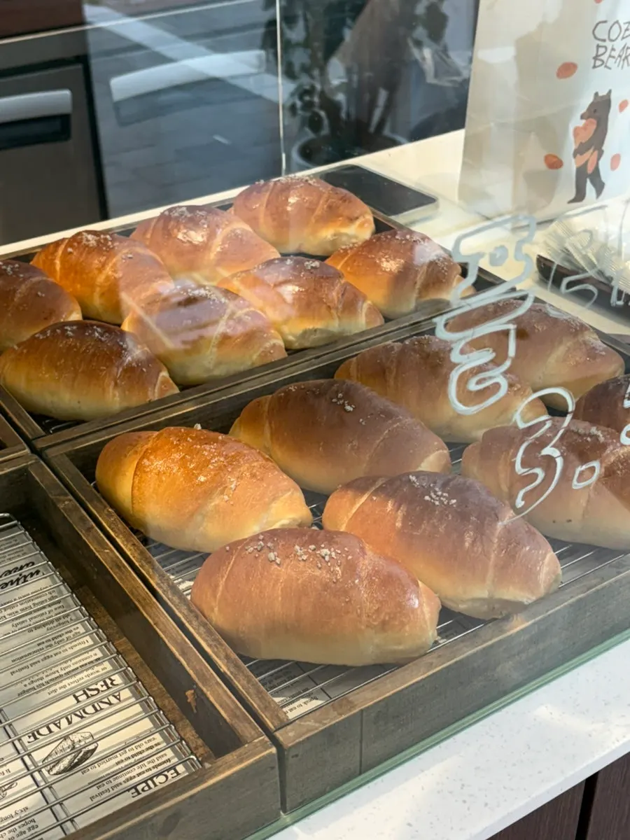 다양한 맛의 소금빵 사진