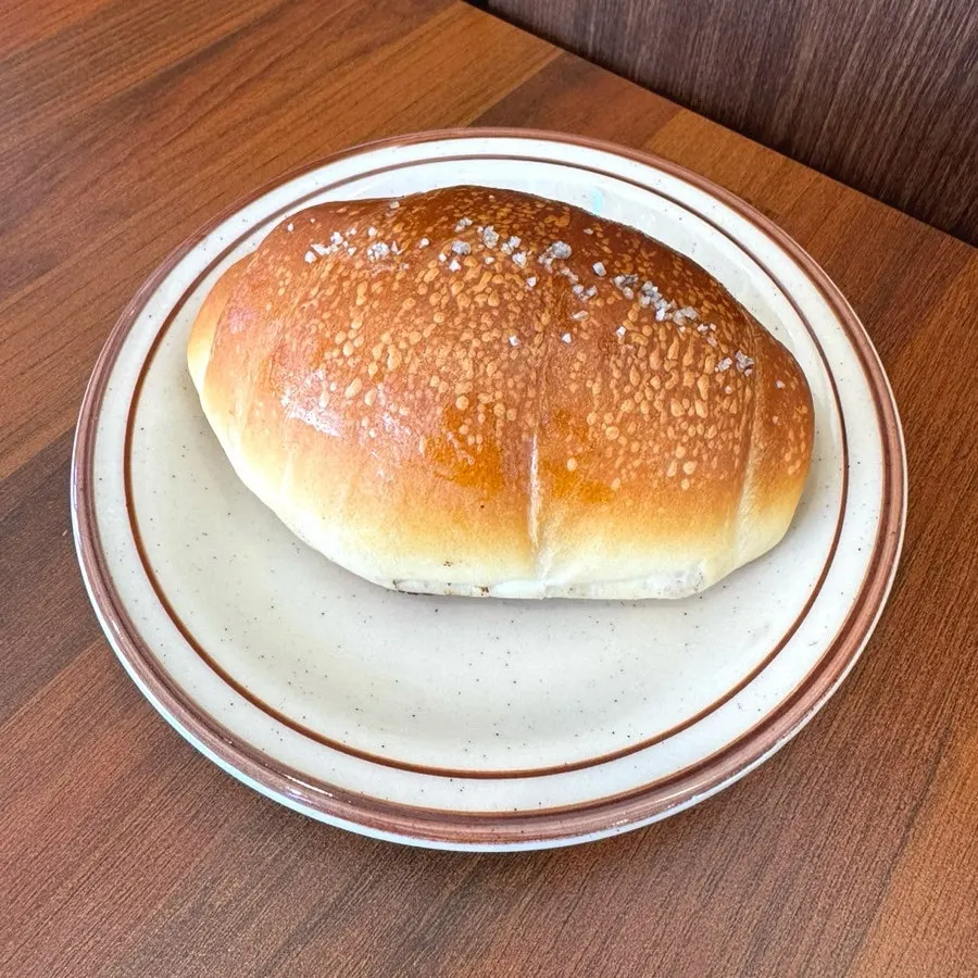 Salt bread made with fermented butter and Guérande salt