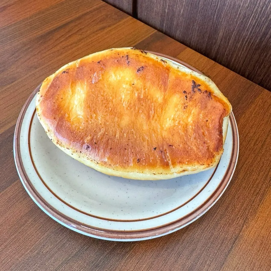 Plain salt bread with a crisp bottom