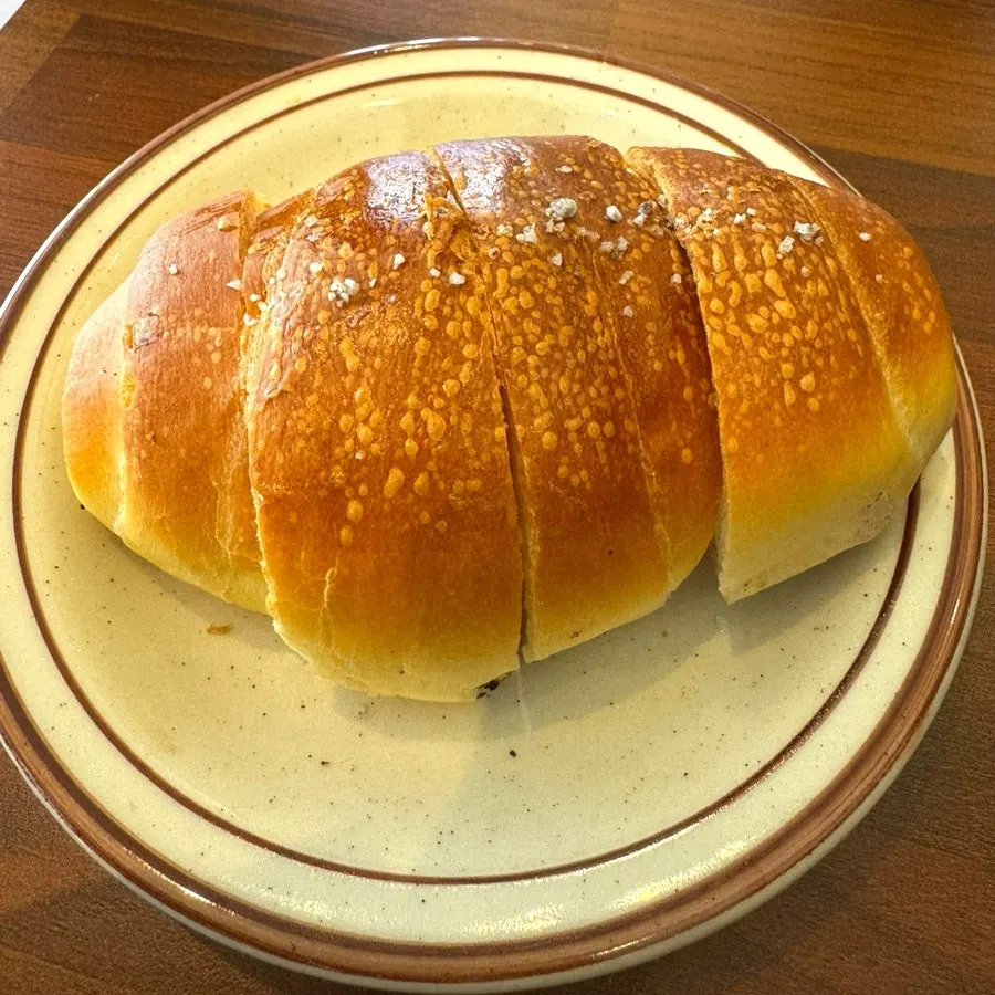 Crisp and moist plain salt bread