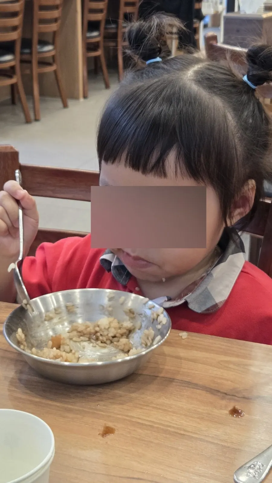 찜닭 고기와 공깃밥