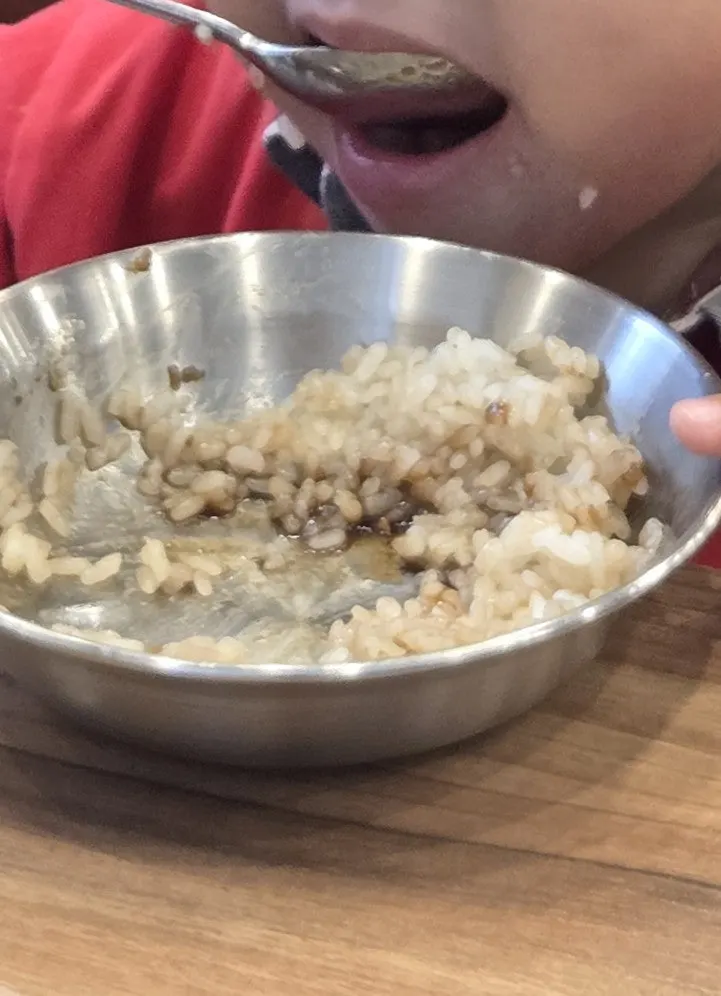 아이들이 먹는 간장찜닭 밥상