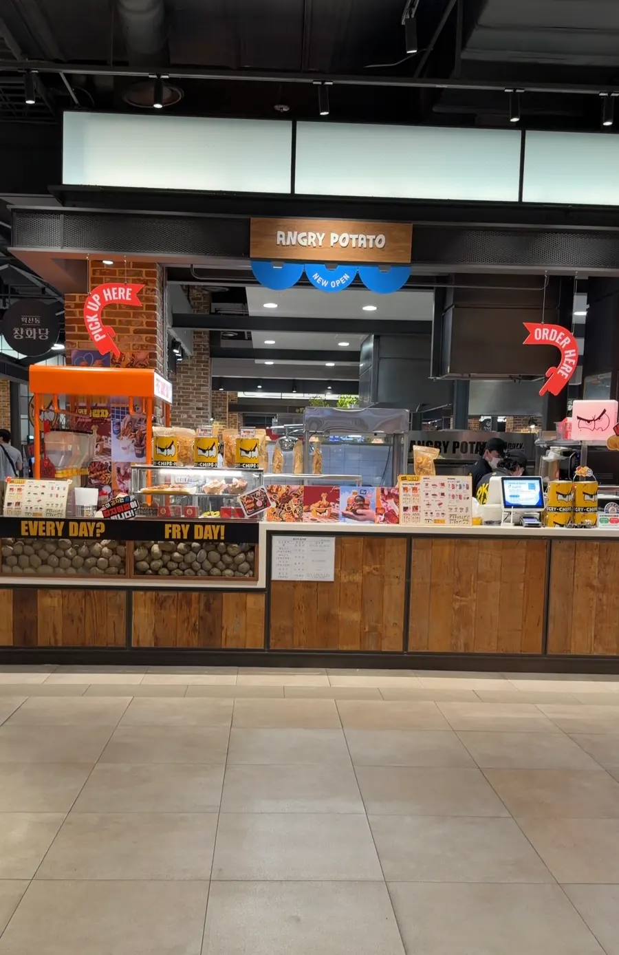 Kedai di dewan makanan bawah tanah Hyundai Outlet Songdo
