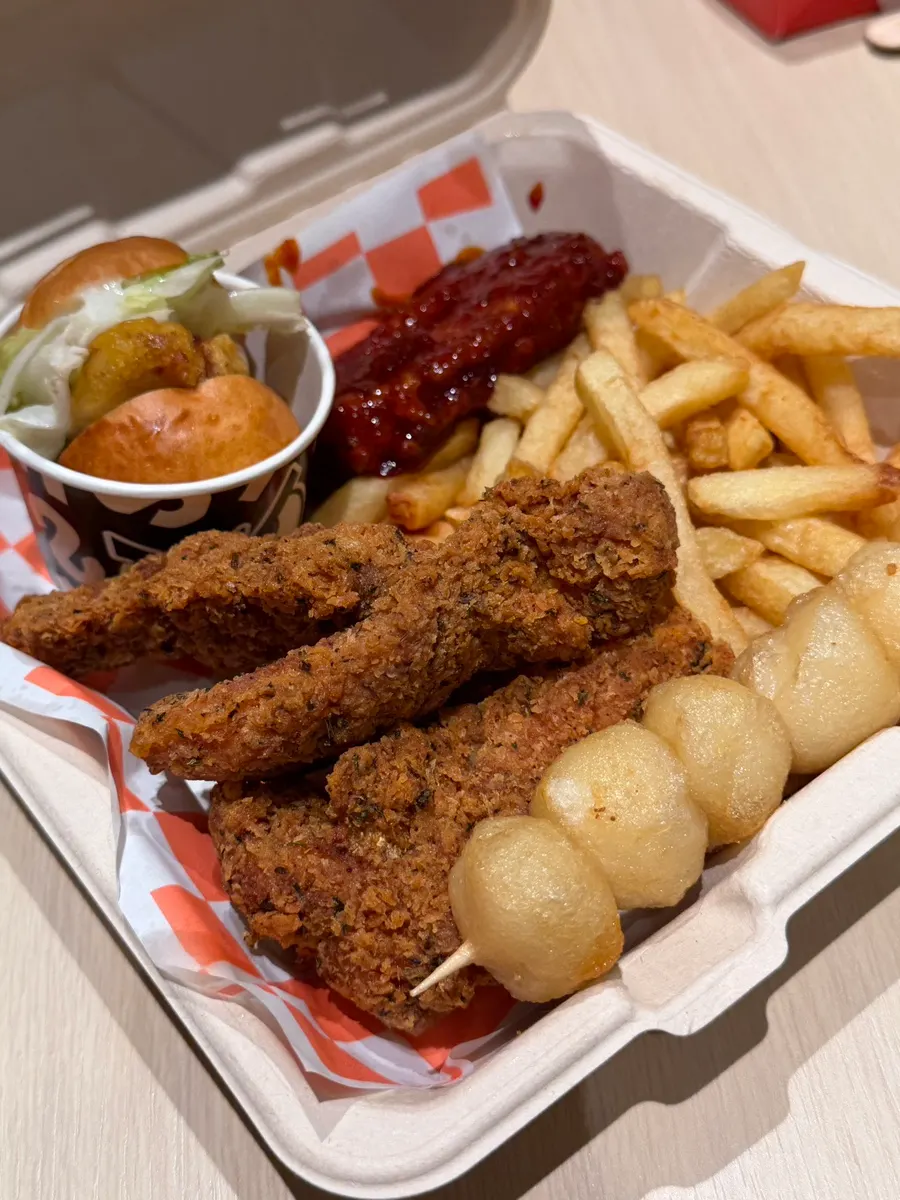 Set kentang goreng dan ayam