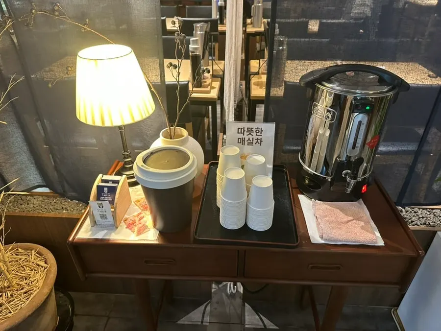 Interior view near the entrance of Sushi Doku The Songdo