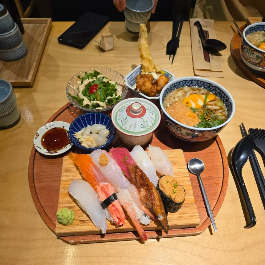 명품스시 한 상 차림