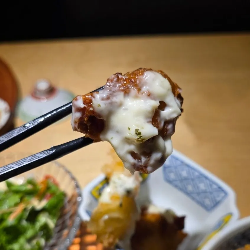 Plump shrimp tempura with sauce