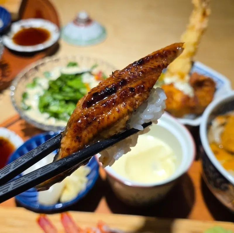 Brush used to apply soy sauce to sushi