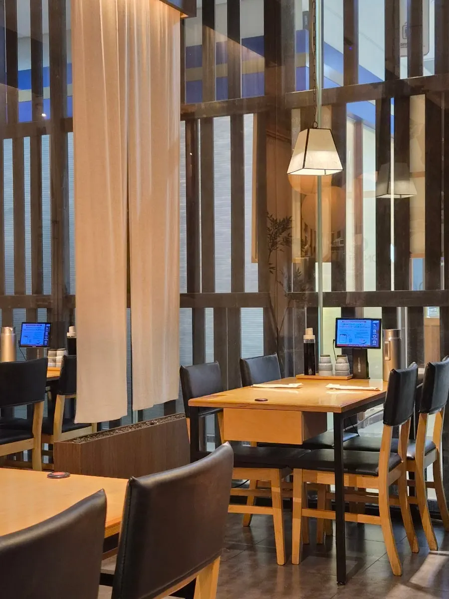 Table seating at Sushi Doku The Songdo