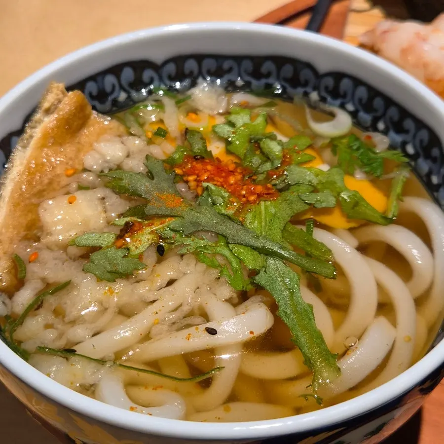 Udon with clownfish fish cake and fried tofu