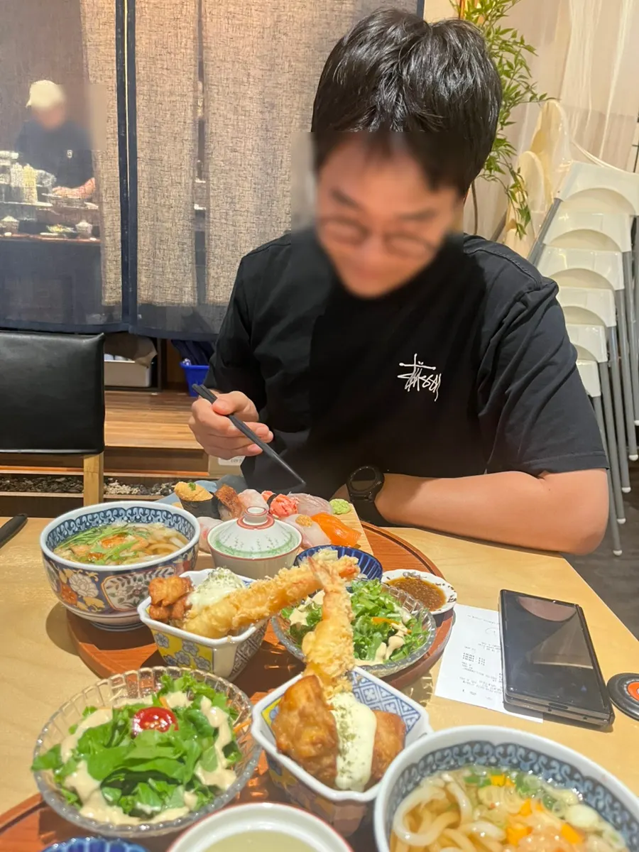 A couple enjoying sushi at a relaxed pace