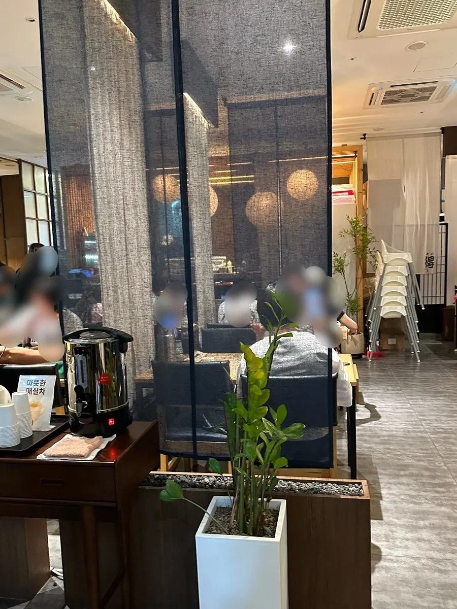 스시도쿠 더송도 깔끔한 실내