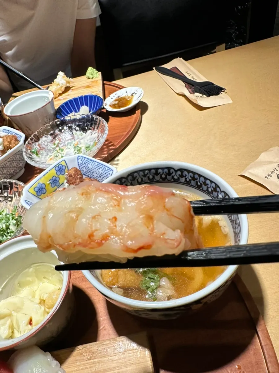 큼지막한 장어 스시