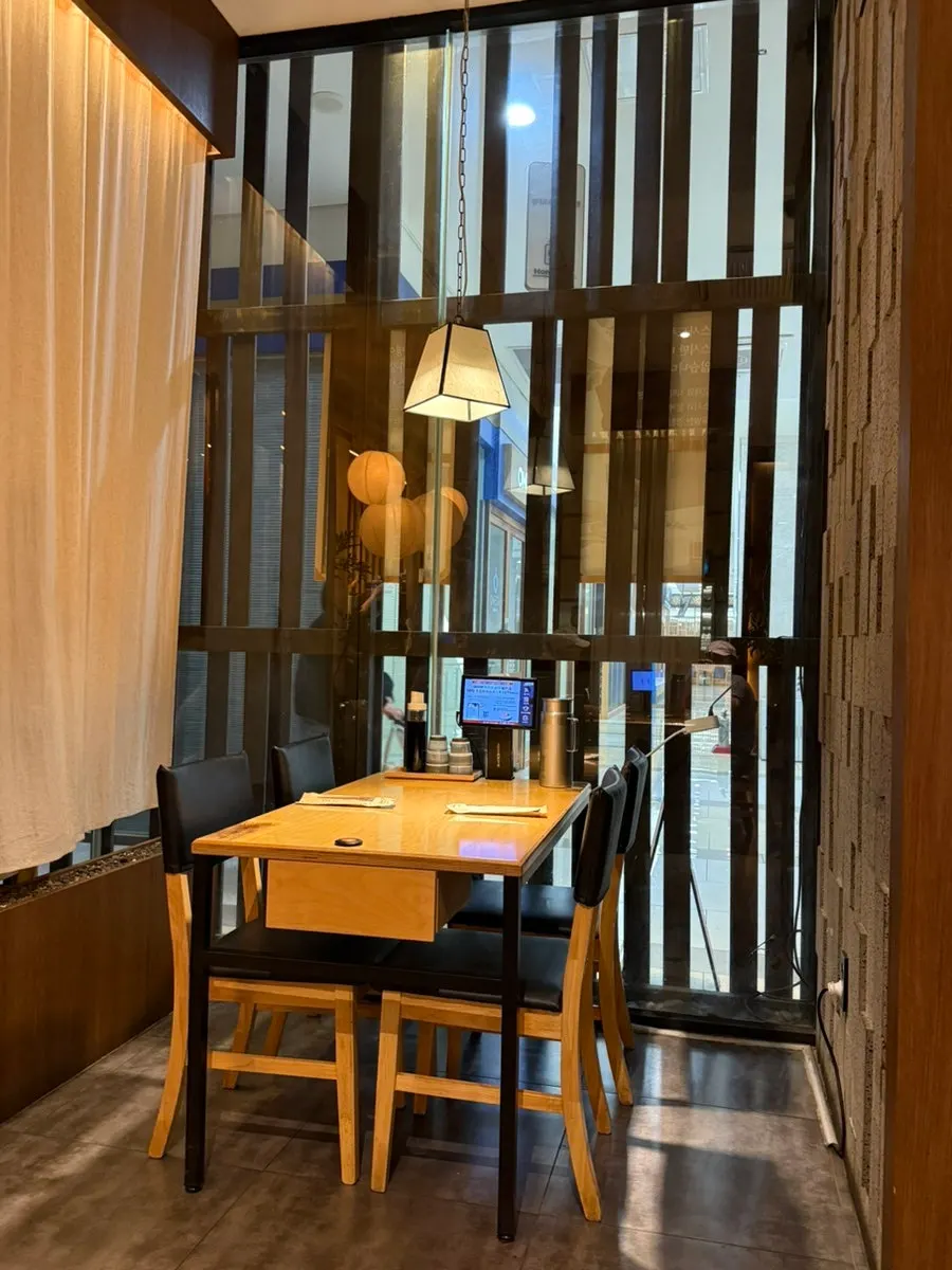 Table setting at Sushi Doku The Songdo
