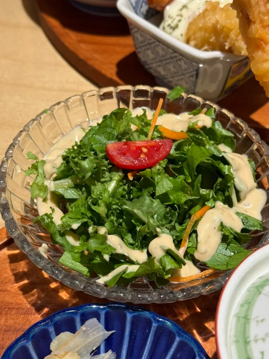 Salad served with the sushi set