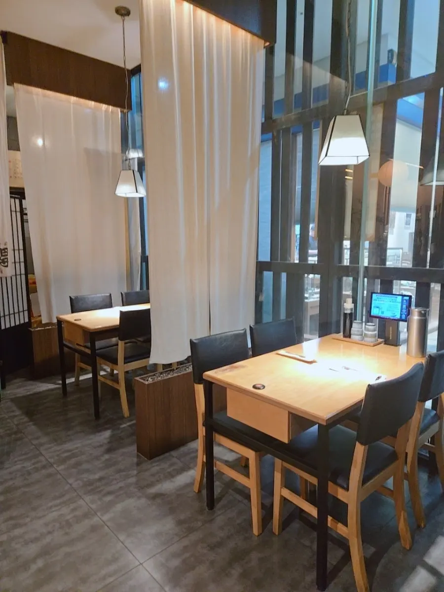 Cozy-feeling entrance area of the restaurant