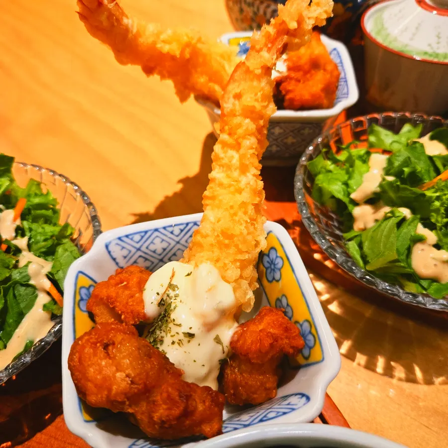 Mini udon topped with Nemo-shaped fish cake