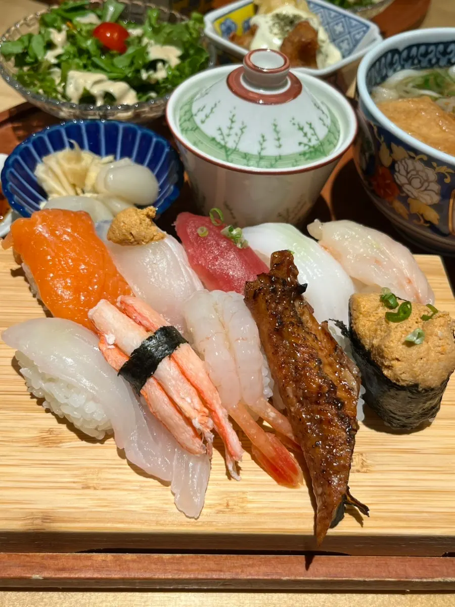 Plate with 10 kinds of sushi from the signature sushi set