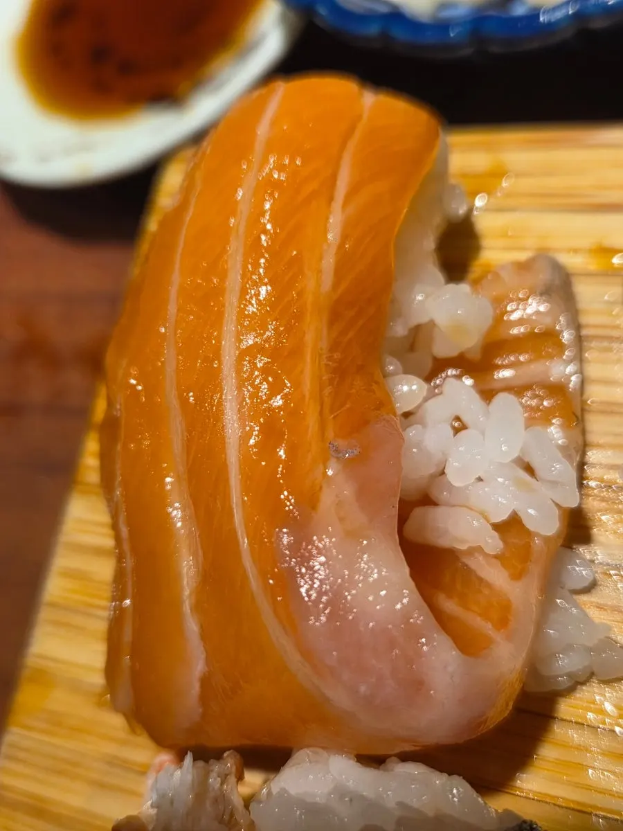 네타가 큼직한 스시도쿠 초밥