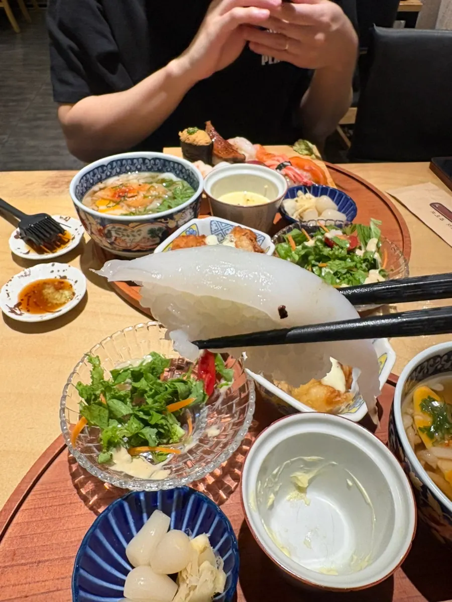쫄깃한 이카 초밥