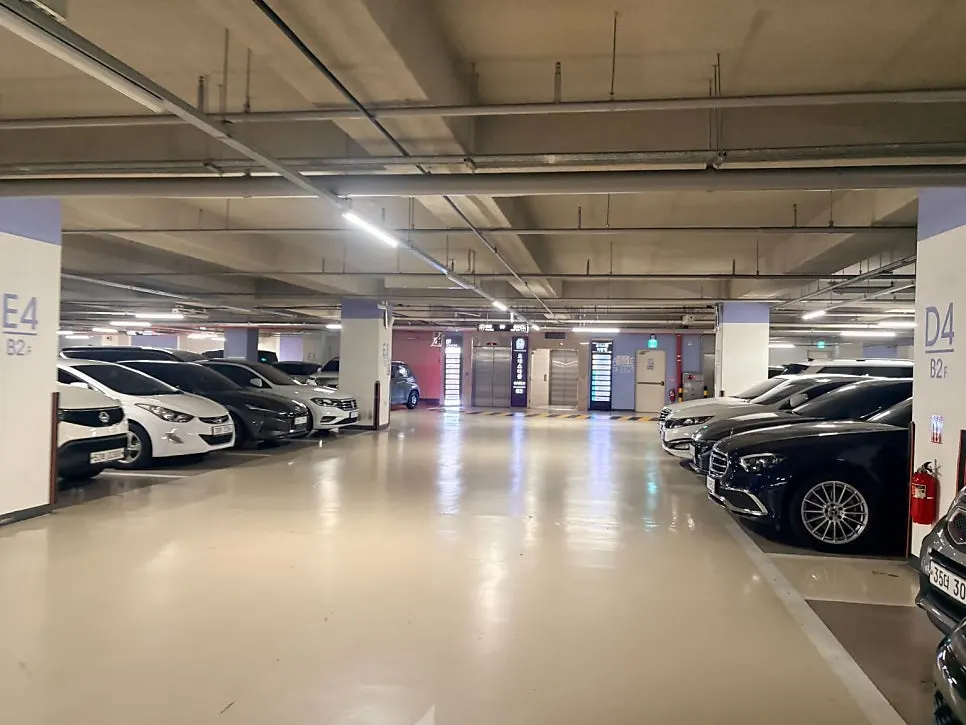 Basement parking space at Onesta Mall