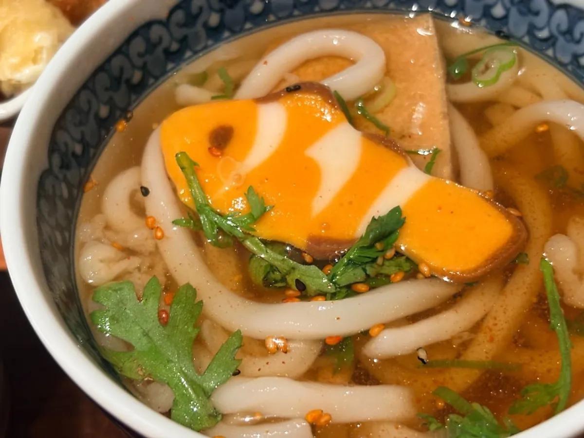 Udon with a fish-shaped fish cake