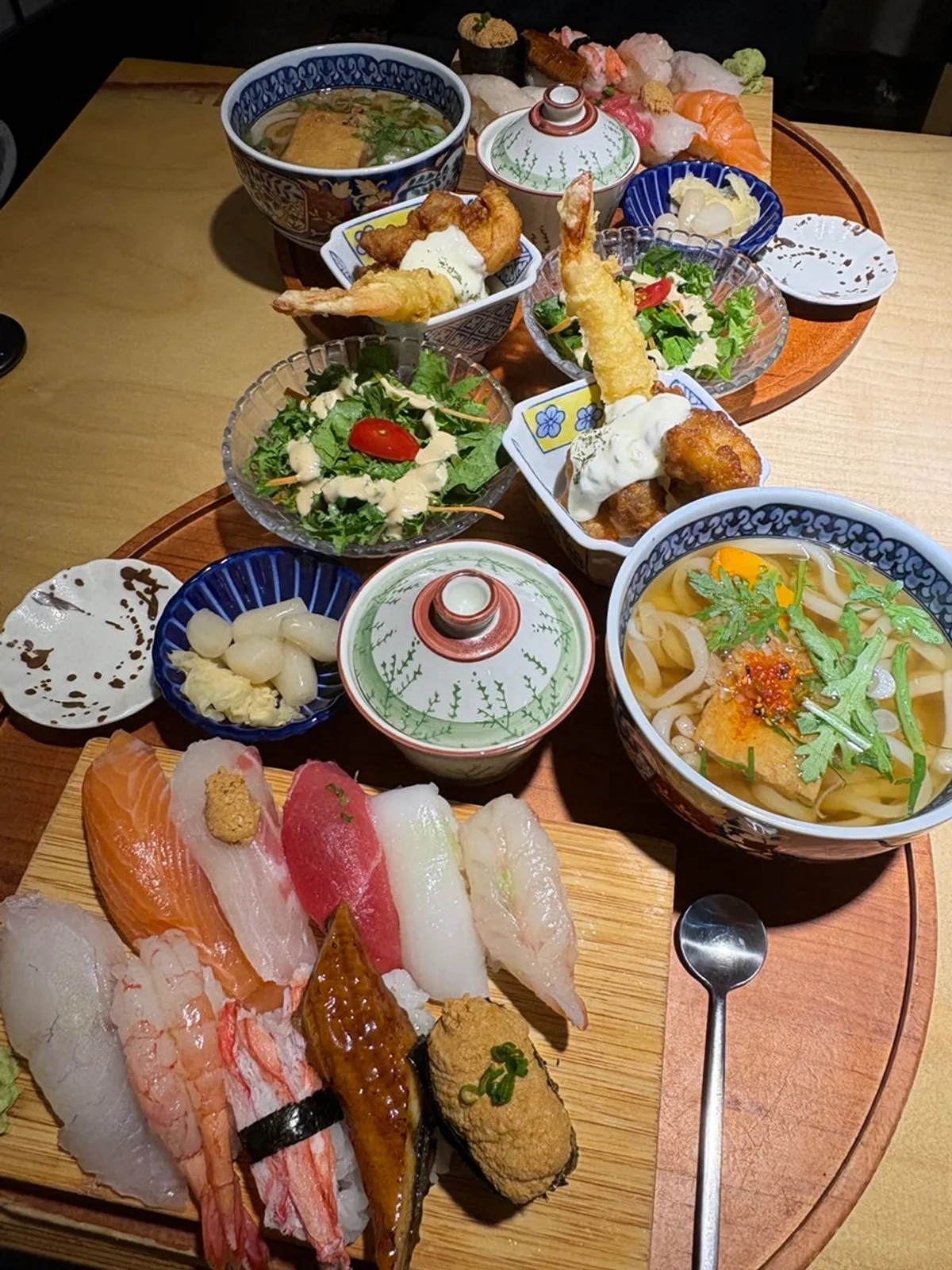 A plate of the premium sushi set at Sushi Doku The Songdo