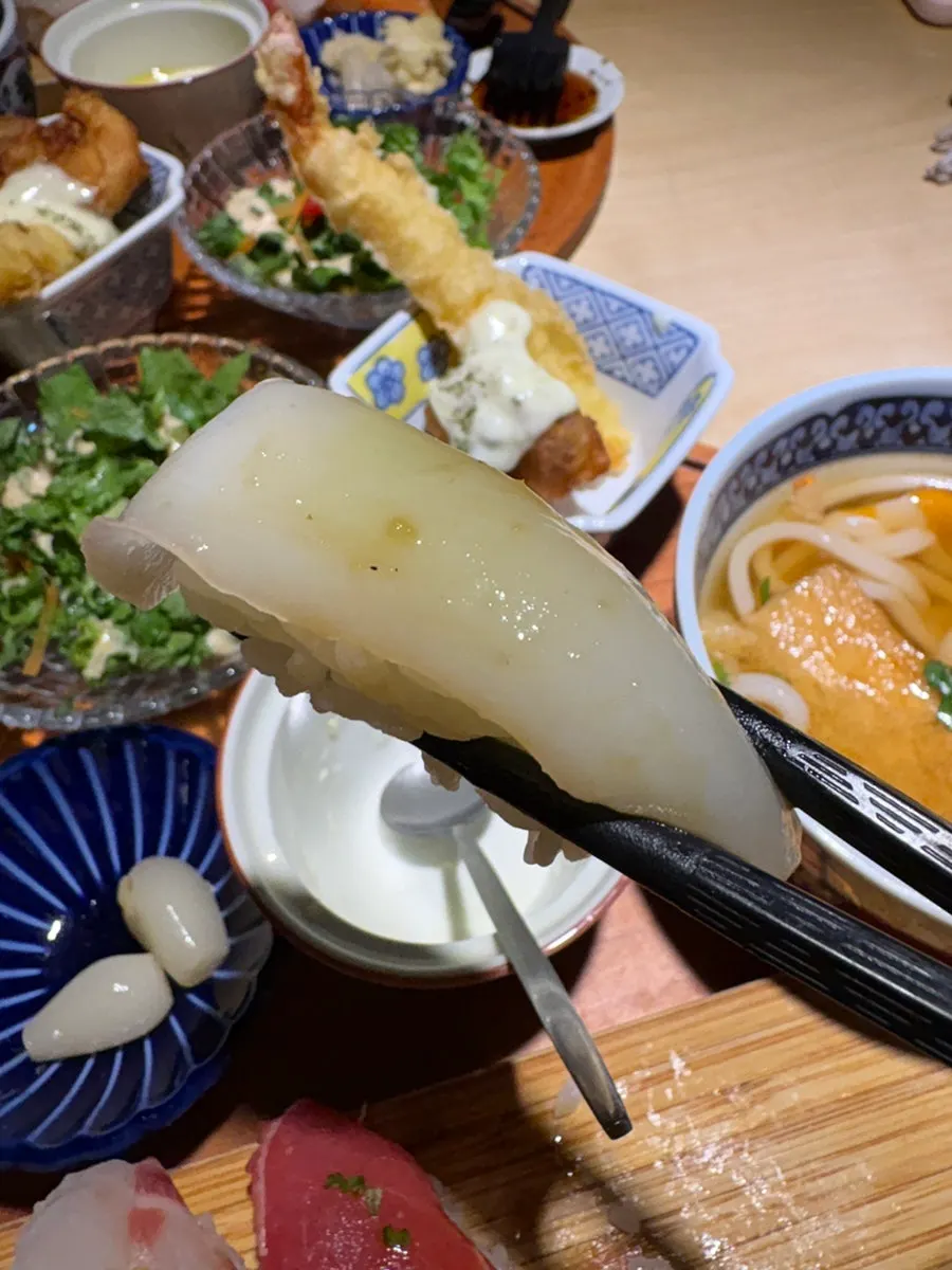 A sushi set including eel and ankimo