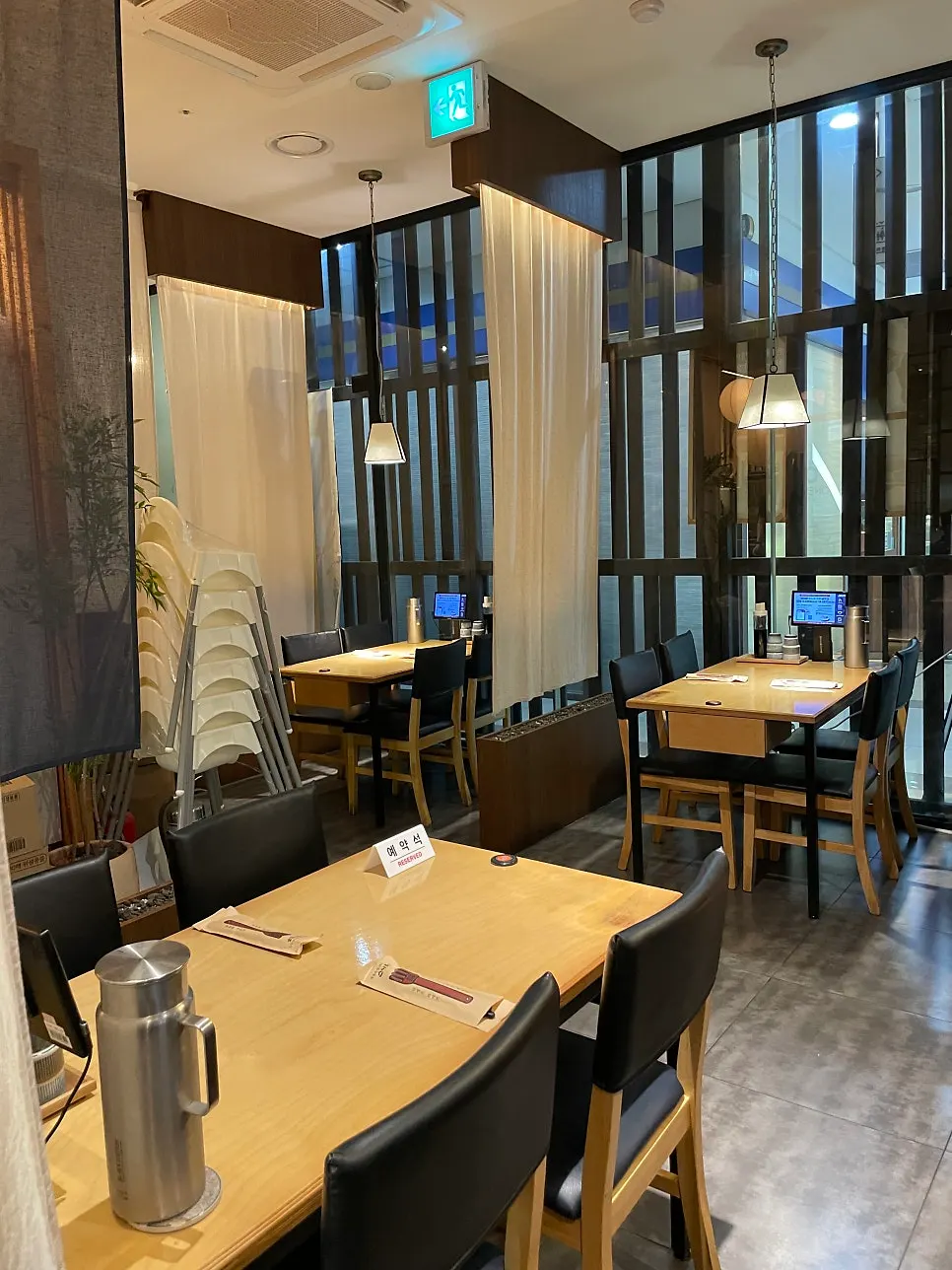 Dining area at Sushi Doku The Songdo