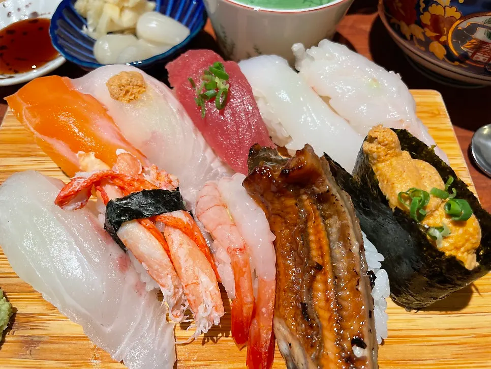 Another detailed view of the premium sushi special set