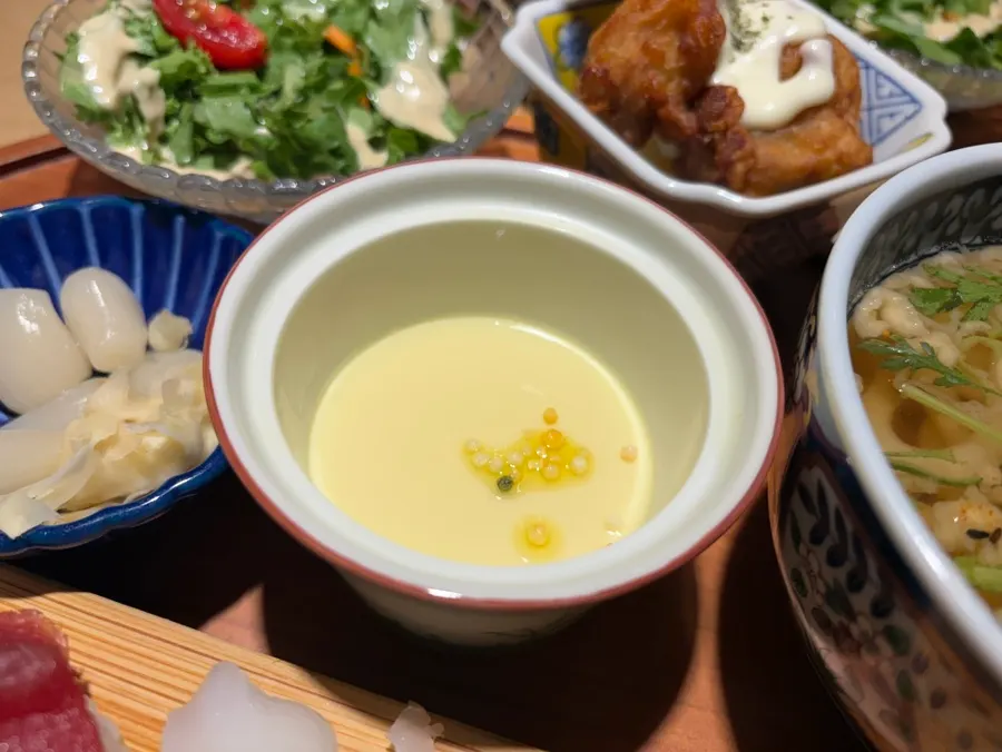 Salad served before the sushi