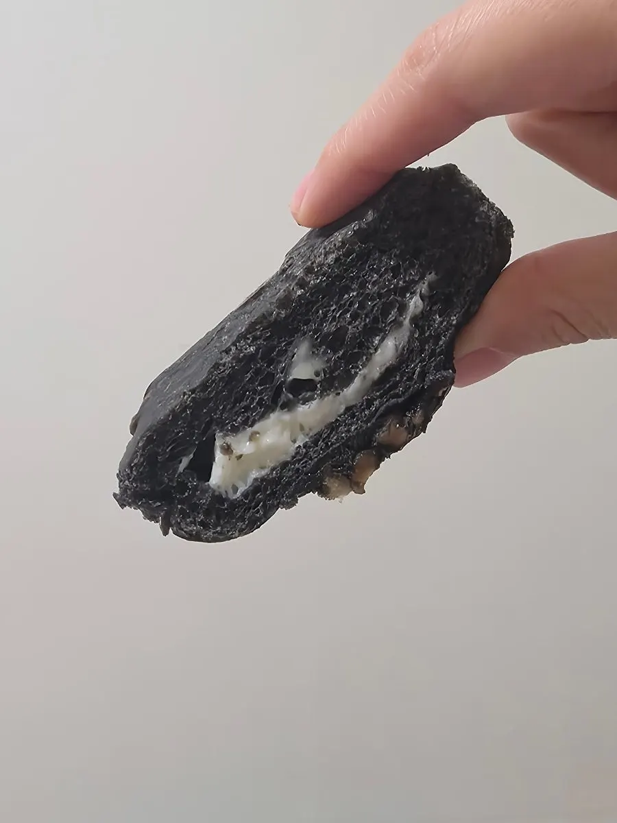 쫀득한 식감의 빵 클로즈업