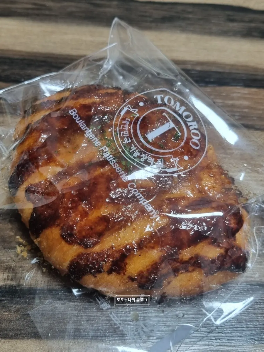 Myeongran salt bread with a cheese crust
