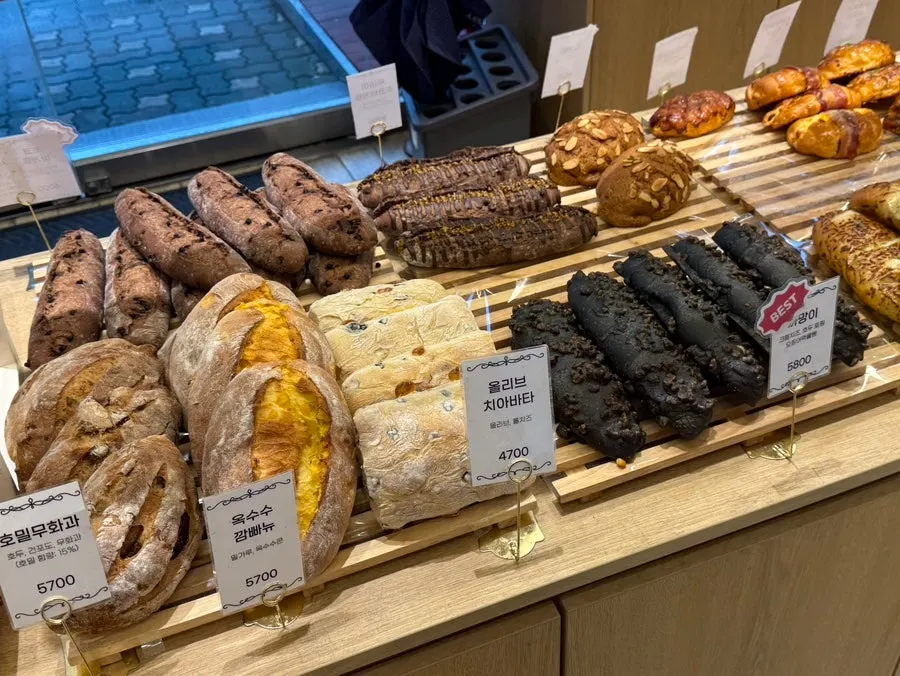 View of the bread display corner inside the store