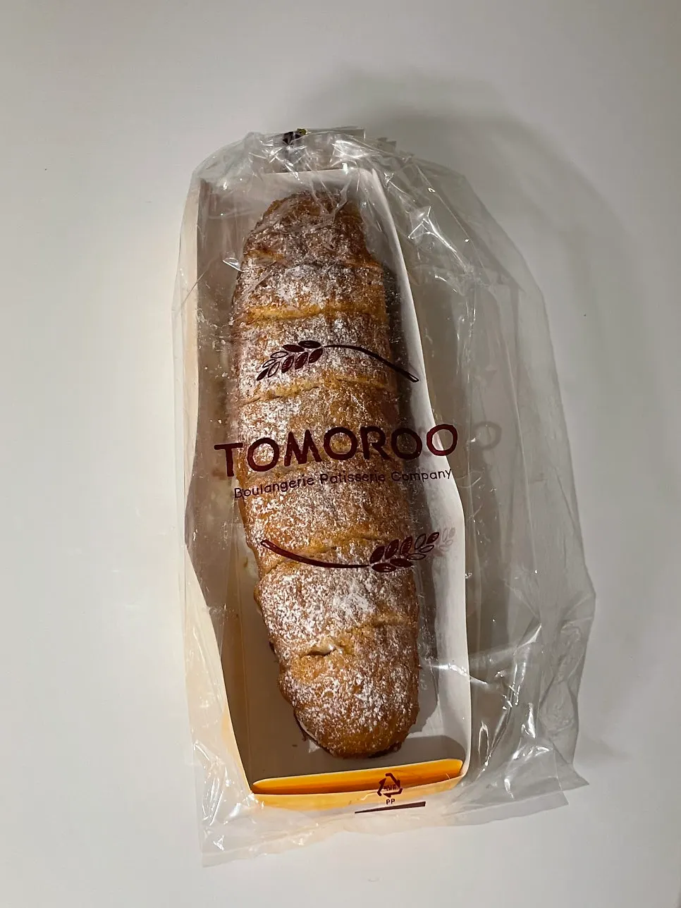 Kkamang-i filled with cream cheese and walnuts