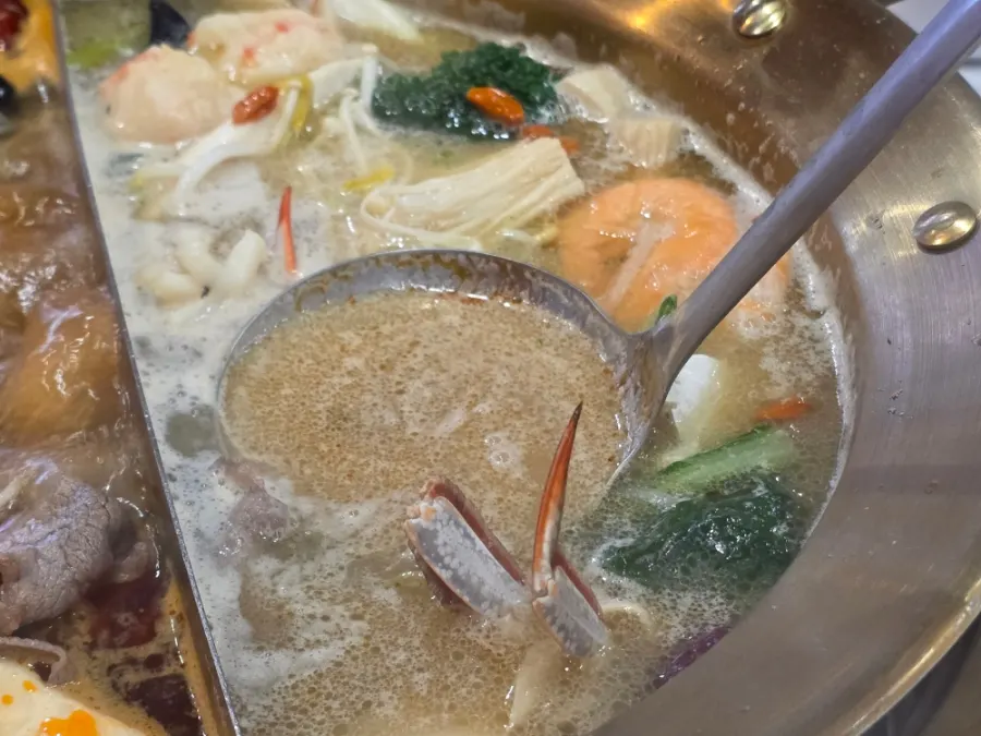 Mellow and savory mushroom broth hot pot