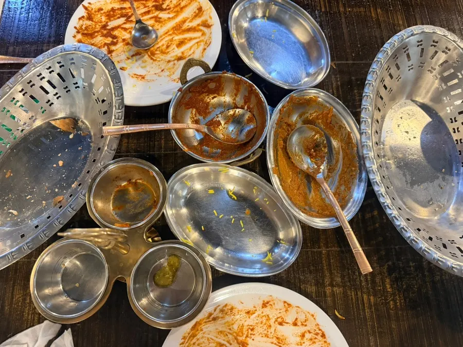 30분 만에 비운 커리 접시