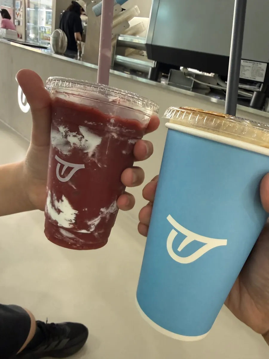 어글리텅 스무디와 아메리카노 총평 사진