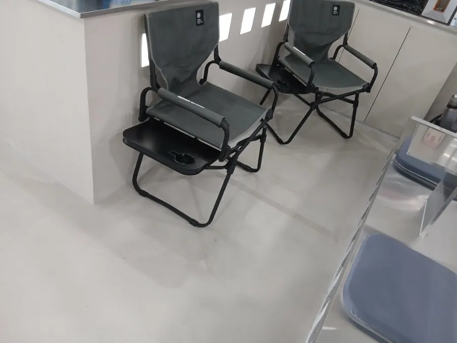 건강 콘셉트 카페 어글리텅 공간