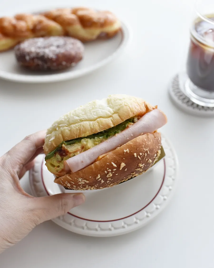 Fresh vegetable croquette with vegetable salad