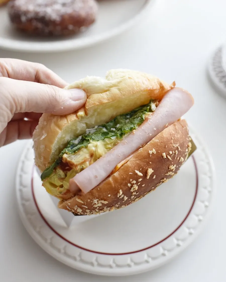 Fresh vegetable croquette with a filling interior